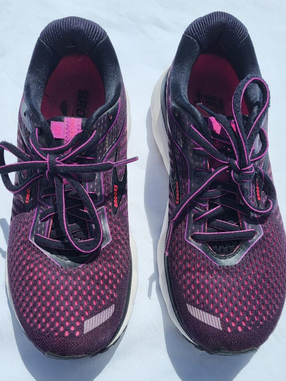 Brooks Ghost 12 Sneakers Womens Size 7 Black Pink Running Active Outdoor Comfort